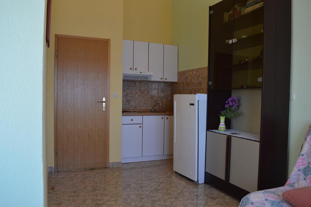 Apartments Majstrovic Zivogosce Exterior photo